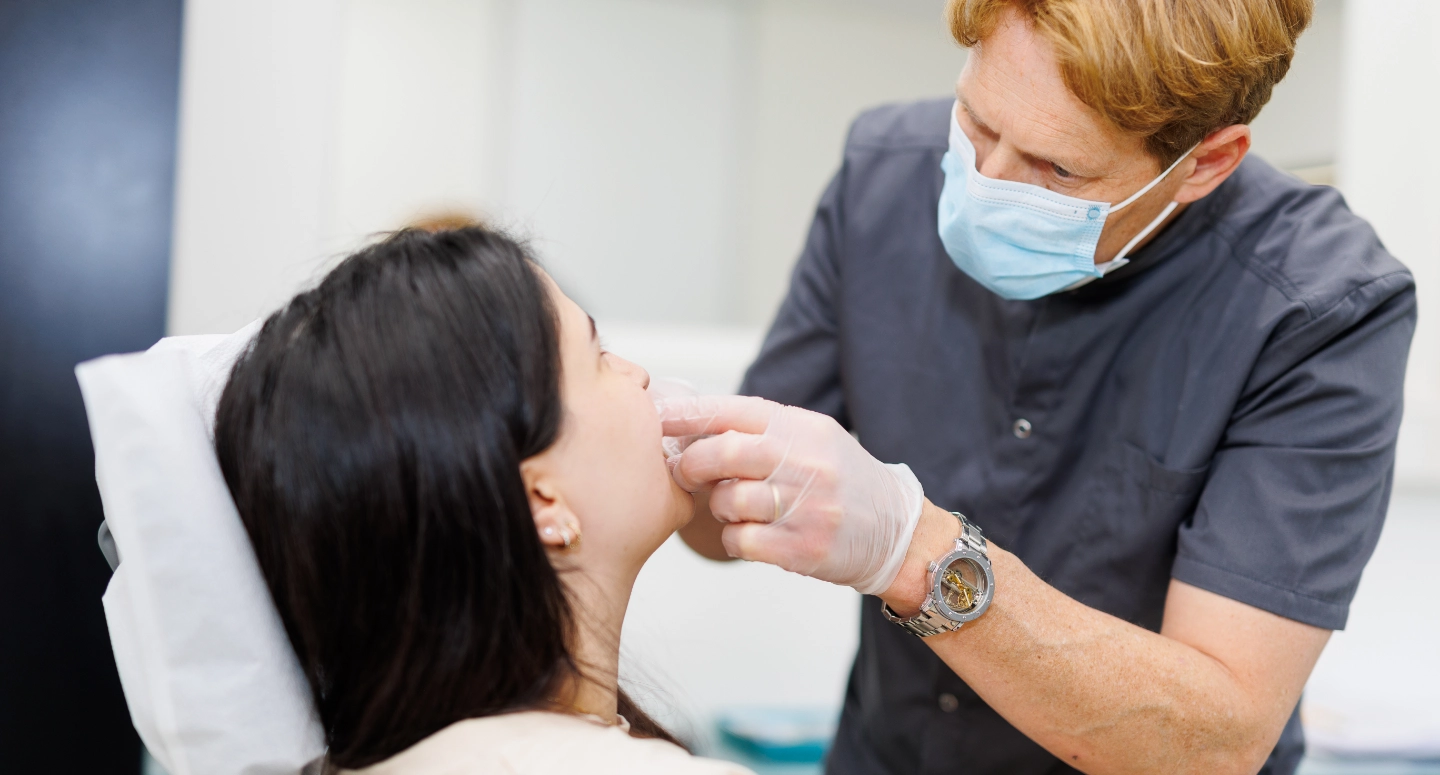 patiënt in de stiel bij dental esthetics